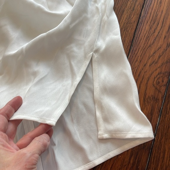 A.L.C. White Racerback Tank Blouse NWT Size 6 Cutout V neck - Picture 10 of 10